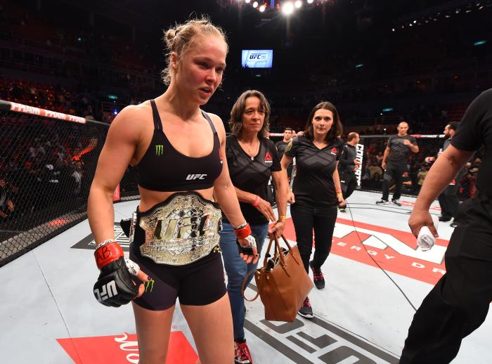 A ex-campeã Ronda Rousey também já liderou um card no Rio, o UFC 190 - em que fez sua última defesa do cinturão peso-galo no UFC.
