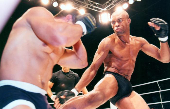 Anderson Silva vencendo Claudionor Fontinelli no Meca 4 (2000)