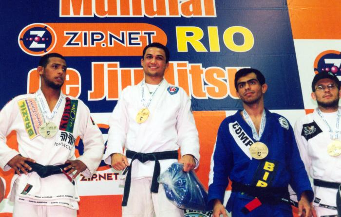 No ano anterior a sua estreia no MMA no UFC 31, BJ Penn se sagrou campeão mundial de jiu-jítsu em 2000