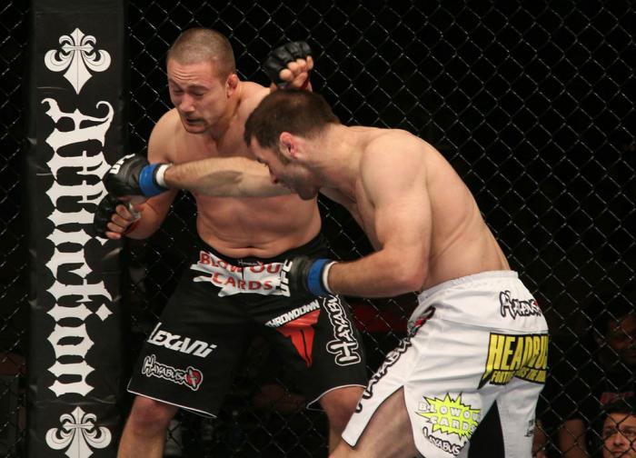 Mike Pierce vs Kenny Robertson