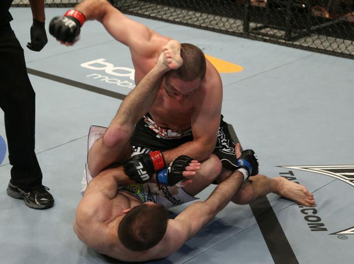 Mike Pierce vs Kenny Robertson