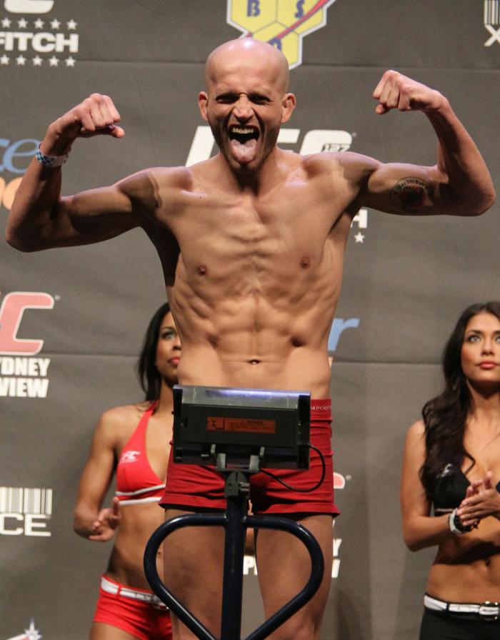 UFC 127 Weigh-in: Maciej Jewtuszko