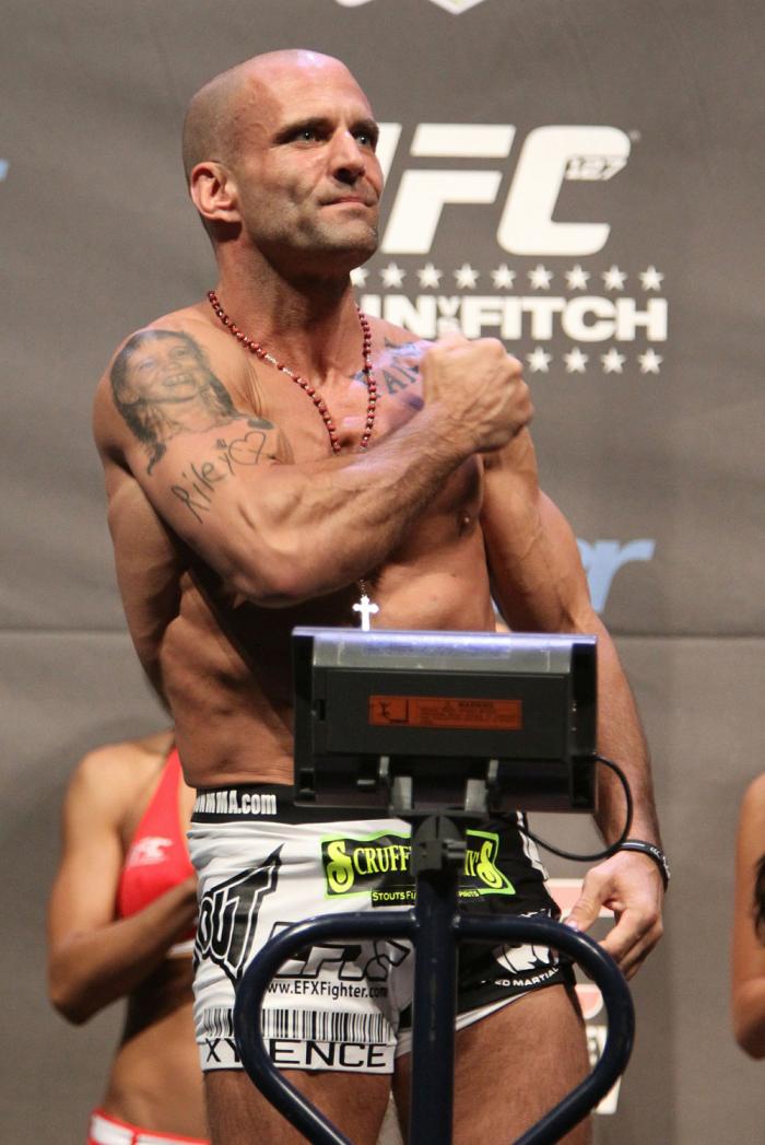 UFC 127 Weigh-in: Jason Reinhardt