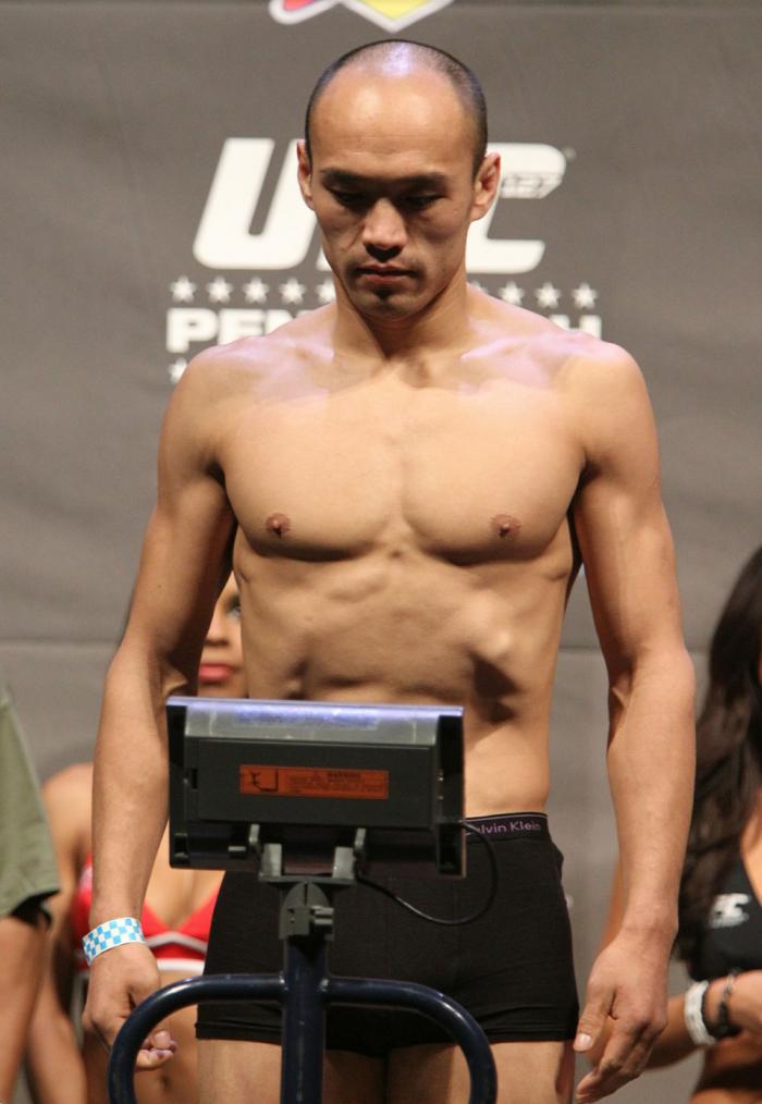 UFC 127 Weigh-in: Tiequan Zhang