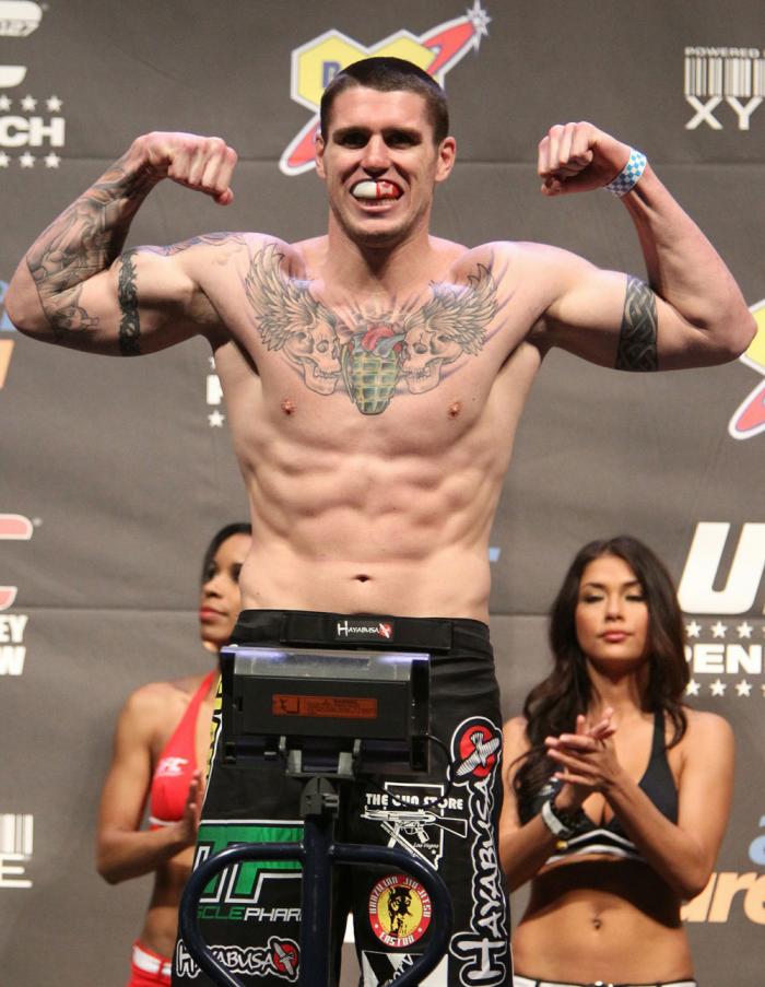 UFC 127 Weigh-in: Chris Camozzi