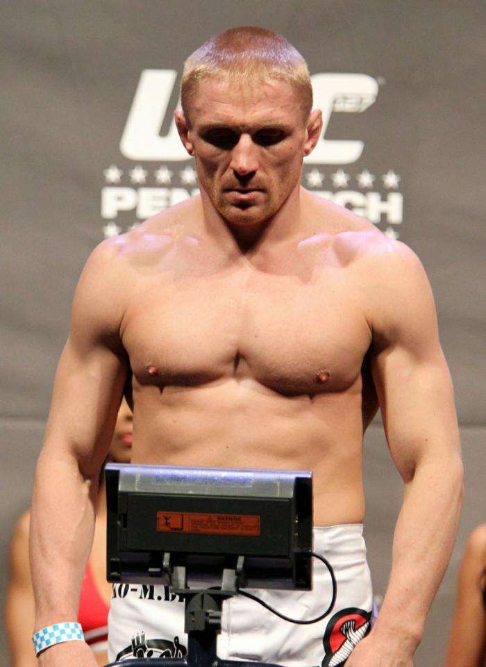 UFC 127 Weigh-in: Dennis Siver