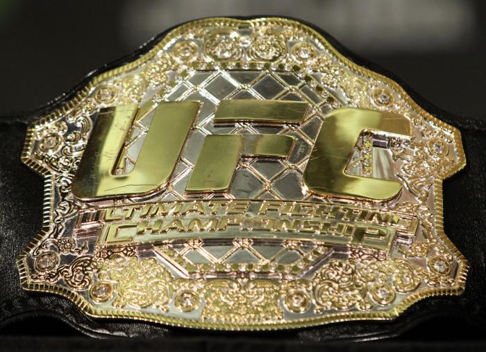 UFC 132 Pre-fight Press Conference: UFC Bantamweight Championship Belt