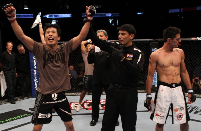 Mizugaki celebrates his win