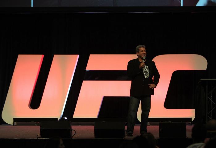 Bruce Buffer interacts with fans during the Q&A