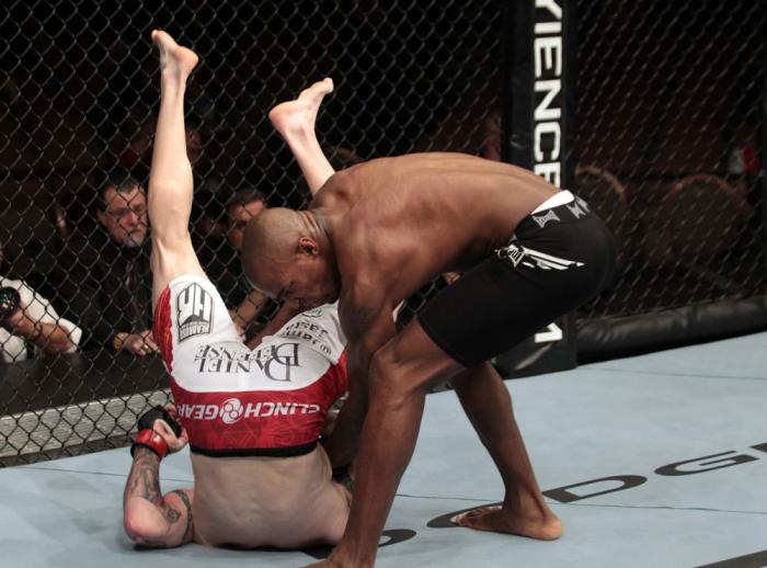 Chris Camozzi vs Francis Carmont
