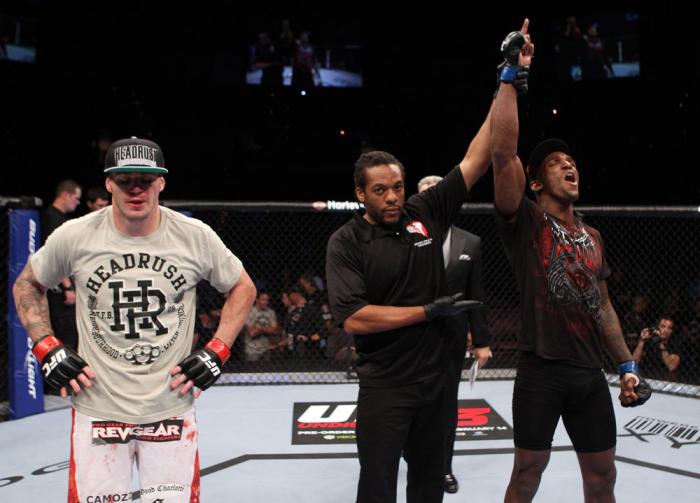 Francis Carmont defeats Chris Camozzi