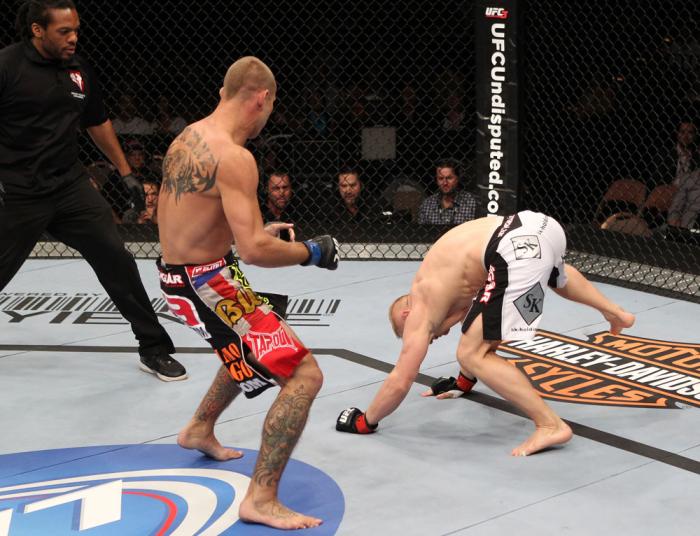 Donald Cerrone vs Dennis Siver