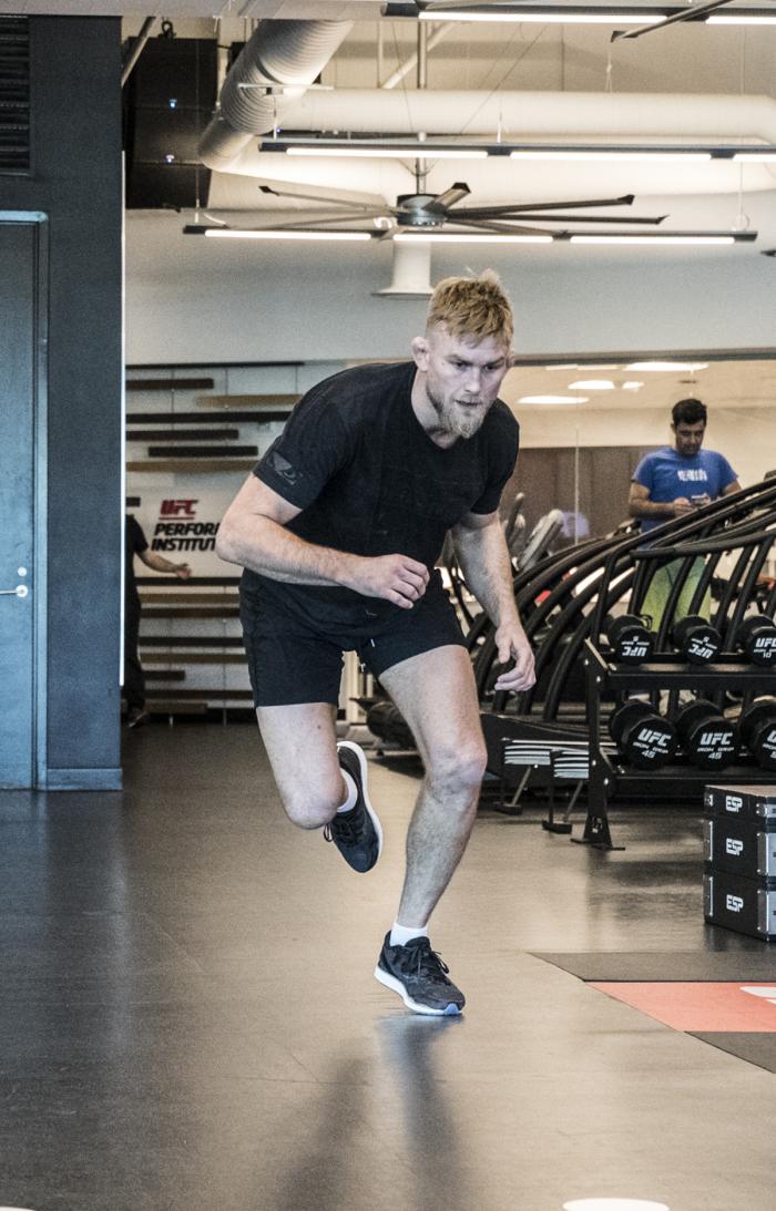 Alexander Gustafsson prepares for UFC 232 at the UFC Performance Institute