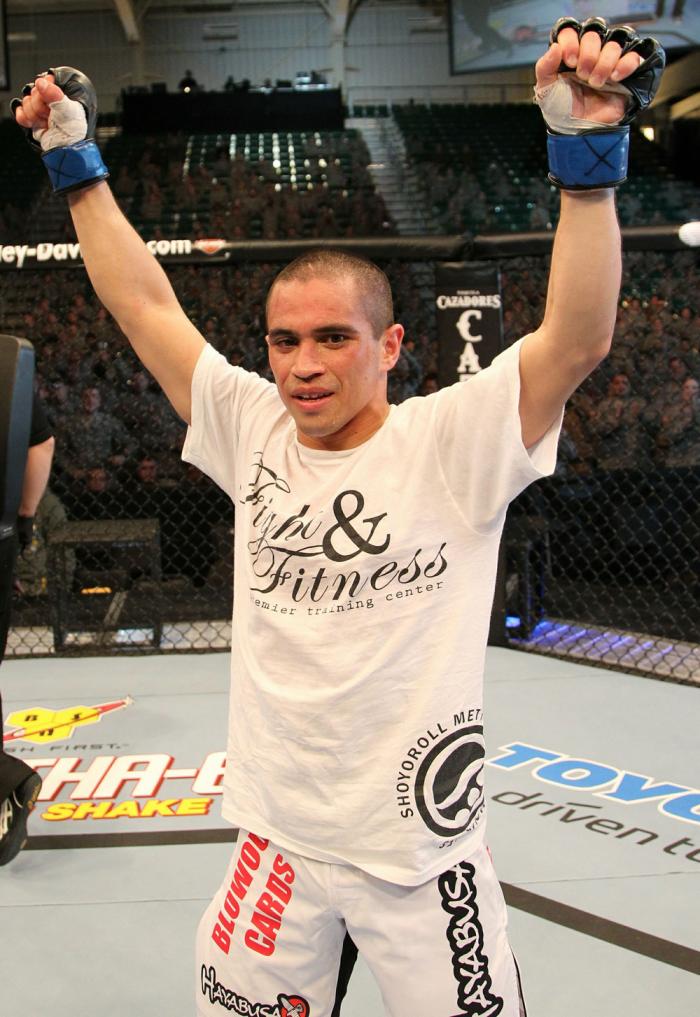 Cariaso celebrates his win over Campuzano.