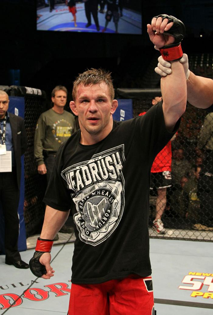 Waylon Lowe celebrates his win over Willamy Freire