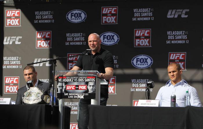 (L-R) UFC heavyweight champion Cain Velasquez, UFC President Dana White & Junior dos Santos
