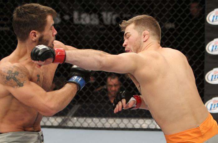 Bryan Caraway vs Dustin Neace