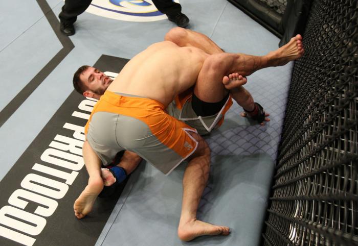 Bryan Caraway vs Dustin Neace