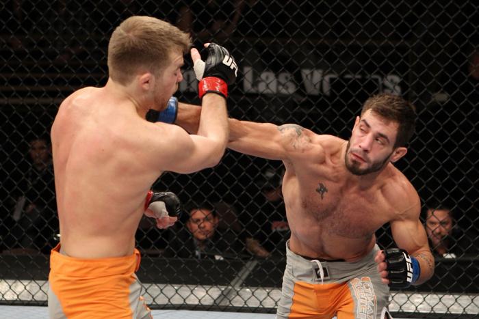 Bryan Caraway vs Dustin Neace