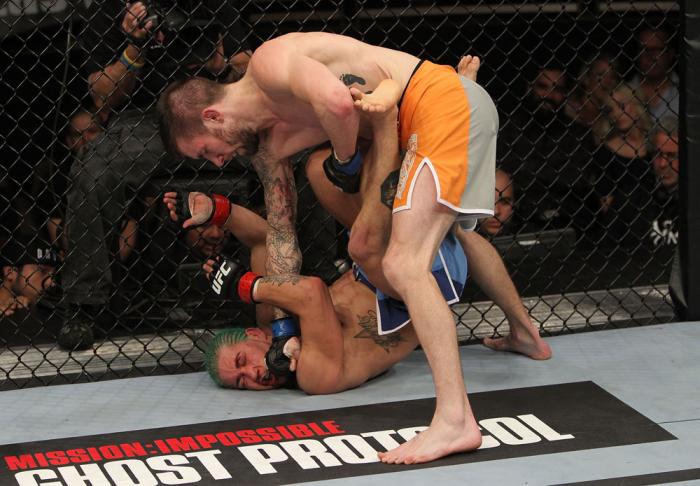 Johnny Bedford vs Louis Gaudinot