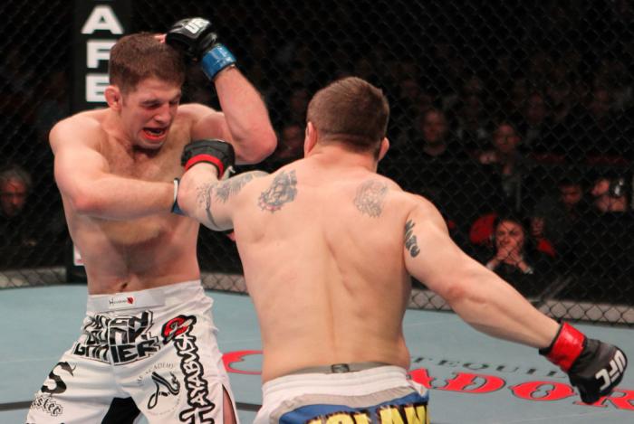 Nik Lentz vs Waylon Lowe