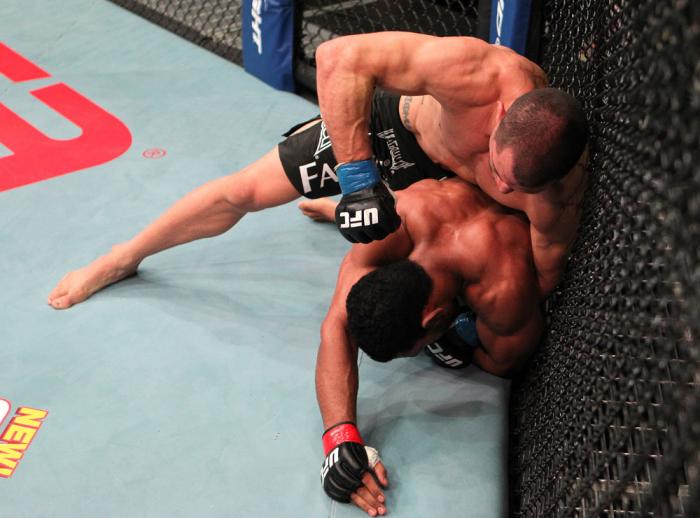 Aaron Simpson vs Mario Miranda