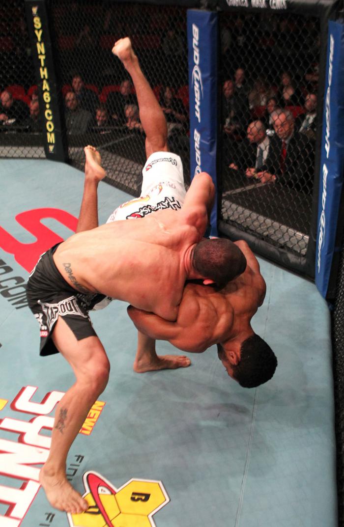 Aaron Simpson vs Mario Miranda