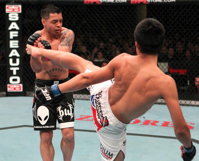 Chan Sung Jung vs Leonard Garcia