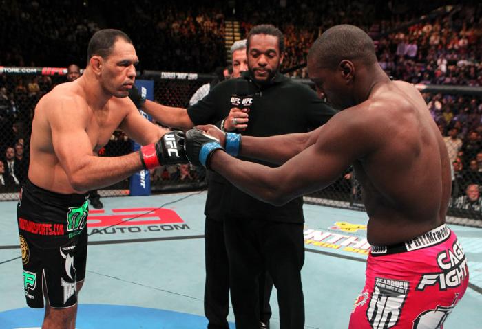 Antonio Rogerio Nogueira vs Phil Davis
