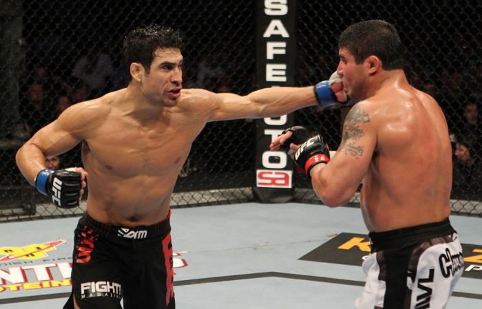 Danny Castillo vs Joe Stevenson