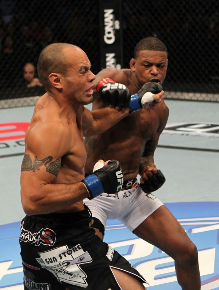 Michael Johnson vs Edward Faaloloto