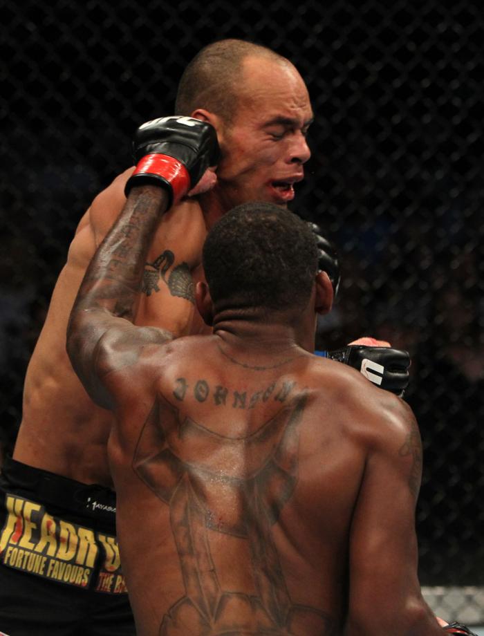 Michael Johnson vs Edward Faaloloto