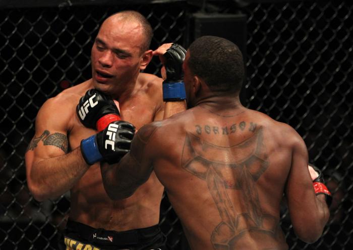 Michael Johnson vs Edward Faaloloto