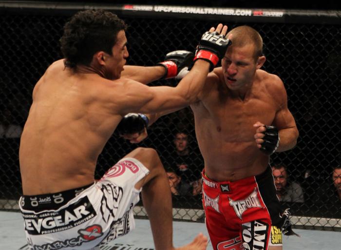 Donald Cerrone vs Charles Oliveira