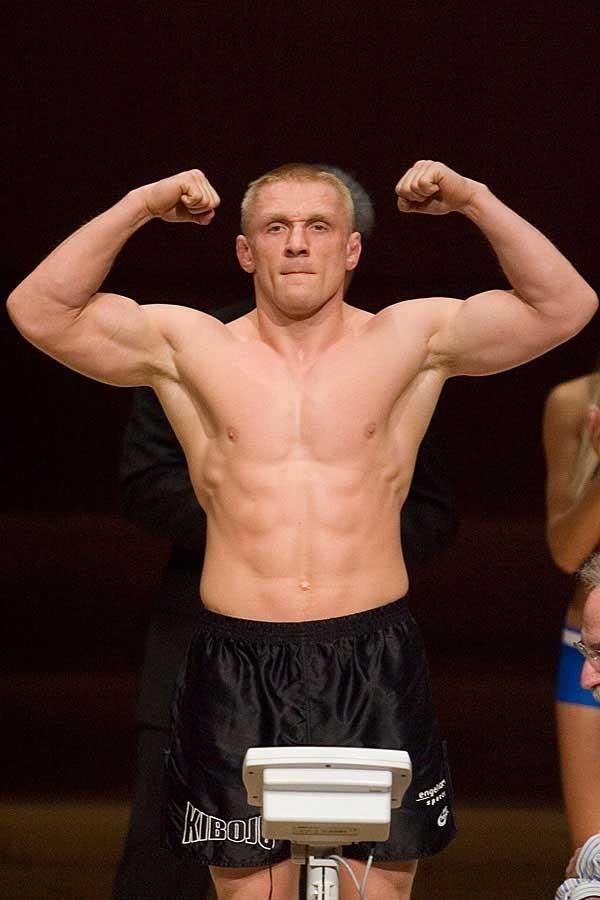UFC 70: Nations Collide Weigh-In: Dennis Siver