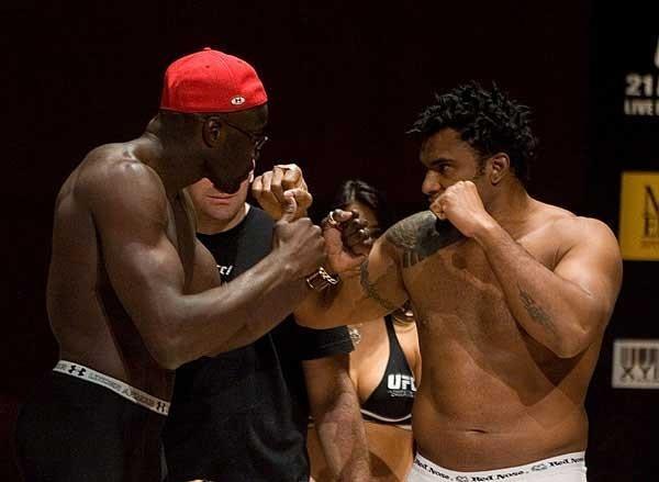 UFC 70: Nations Collide Weigh-In: Assuerio Silva & Cheick Kongo