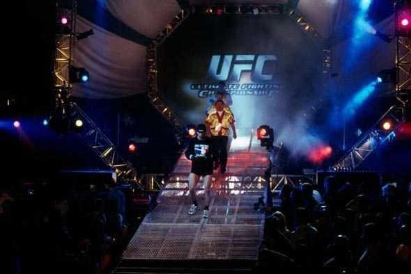 UFC 40 Image 01