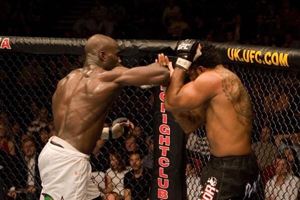 UFC 70: Nations Collide Assuerio Silva vs. Cheick Kongo