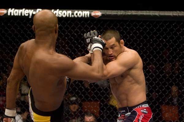 UFC 82 Anderson Silva vs Dan Henderson
