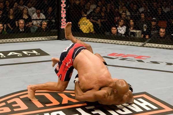 UFC 82 Anderson Silva vs Dan Henderson