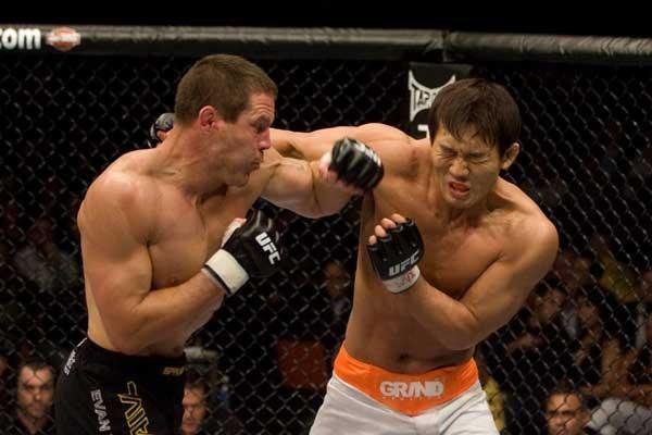 UFC 82 Yushin Okami vs Evan Tanner