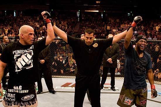 Tito Ortiz vs Rashad Evans UFC 73