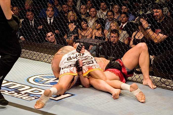 UFC 69: Shootout Alan Belcher vs. Kendall Grove