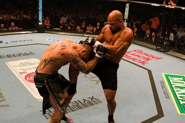 UFC 75 Houston Alexander vs Alessio Sakara