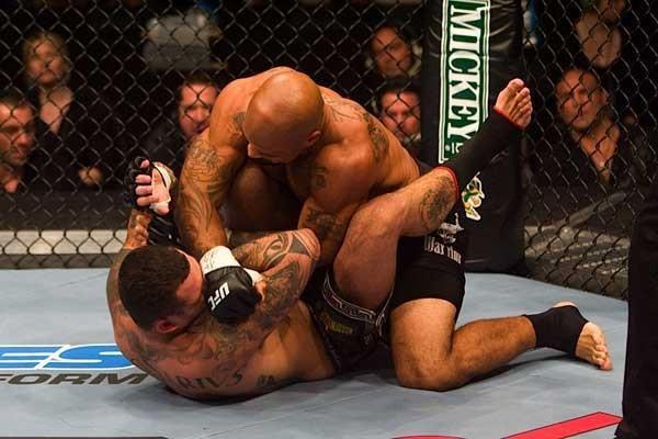 UFC 75 Houston Alexander vs Alessio Sakara