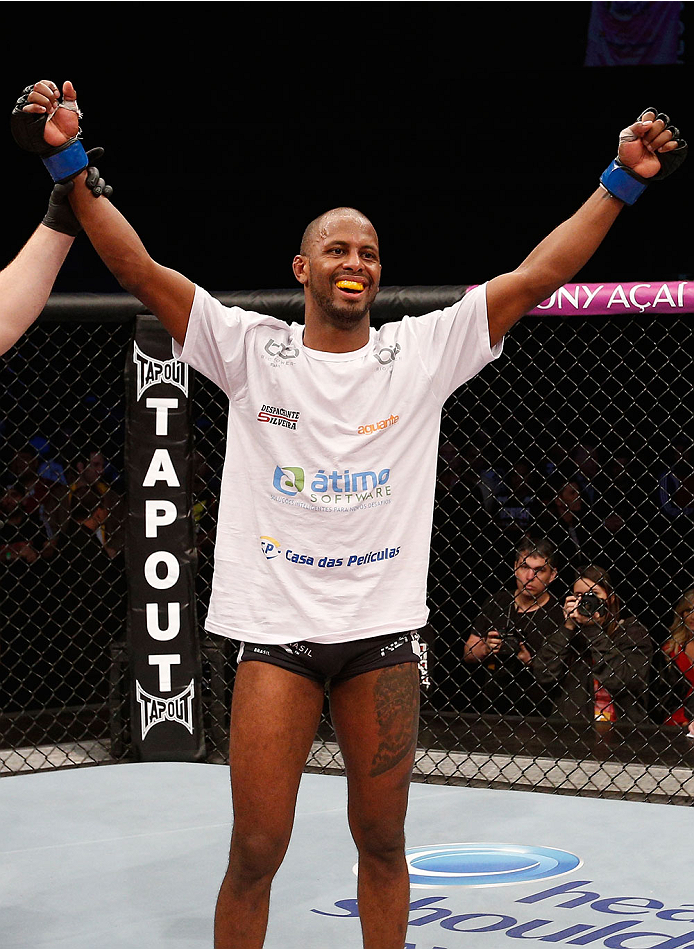 BELO HORIZONTE, BRAZIL - SEPTEMBER 04: Kevin Souza reacts after defeating Felipe Arantes by split decision in their featherweight fight during the UFC on FOX Sports 1 event at Mineirinho Arena on September 4, 2013 in Belo Horizonte, Brazil. (Photo by Jos