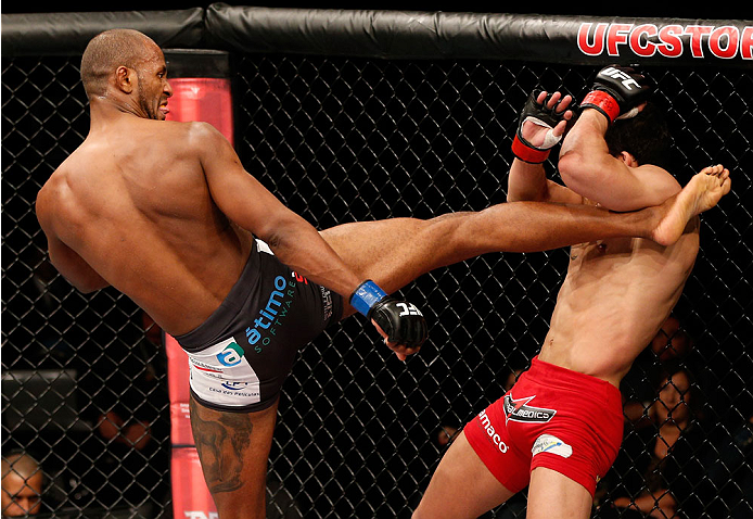 BELO HORIZONTE, BRAZIL - SEPTEMBER 04: (L-R) Kevin Souza kicks Felipe Arantes in their featherweight fight during the UFC on FOX Sports 1 event at Mineirinho Arena on September 4, 2013 in Belo Horizonte, Brazil. (Photo by Josh Hedges/Zuffa LLC/Zuffa LLC