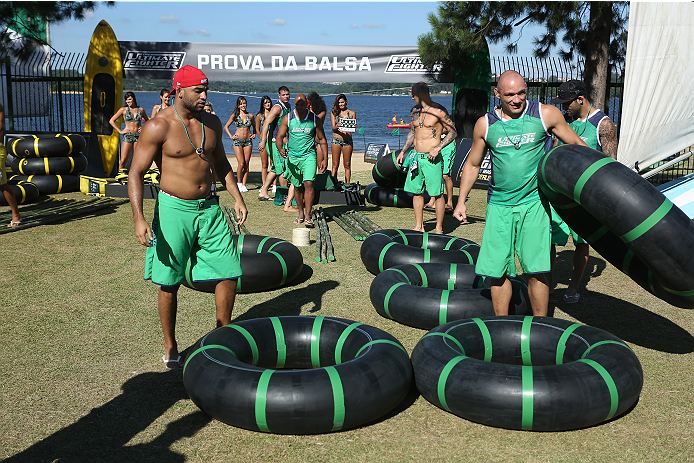 SAO PAULO, BRAZIL - JANUARY 22: Team Sonnen competes against Team Wanderlei in a water challenge during season three of The Ultimate Fighter Brazil on January 22, 2014 in Sao Paulo, Brazil. (Photo by Luiz Pires Dias/Zuffa LLC/Zuffa LLC via Getty Images)