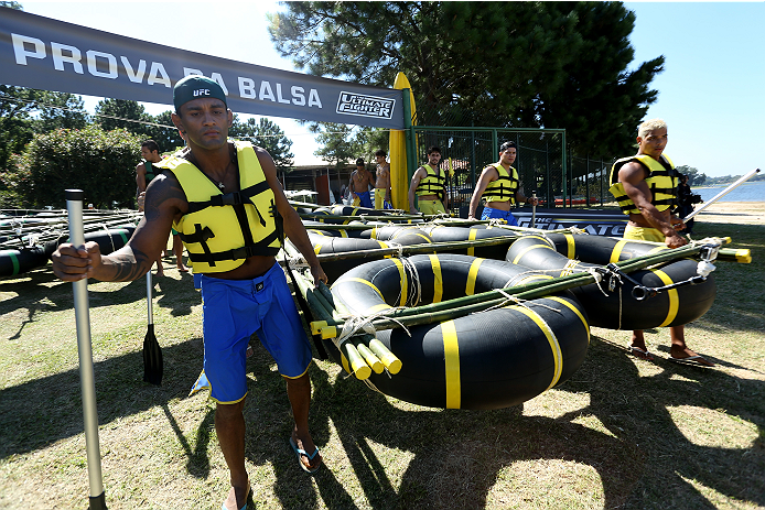 SAO PAULO, BRAZIL - JANUARY 22: Team Wanderlei competes against Team Sonnen in a water challenge during season three of The Ultimate Fighter Brazil on January 22, 2014 in Sao Paulo, Brazil. (Photo by Luiz Pires Dias/Zuffa LLC/Zuffa LLC via Getty Images)