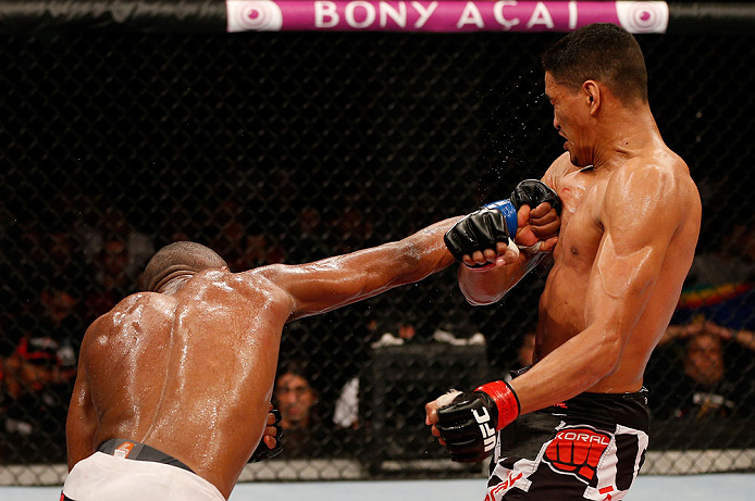 FORTALEZA, BRAZIL - JUNE 08: (L-R) Leandro Silva punches Ildemar Alcantara in their welterweight fight during the UFC on FUEL TV event at Paulo Sarasate Arena on June 8, 2013 in Fortaleza, Ceara, Brazil. (Photo by Josh Hedges/Zuffa LLC/Zuffa LLC via Get